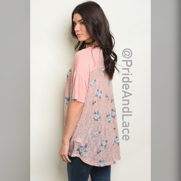 LAST 3️⃣ 🔴🌸Blush Checkered w/ Flowers Top 🌸 - Picture 2 of 2